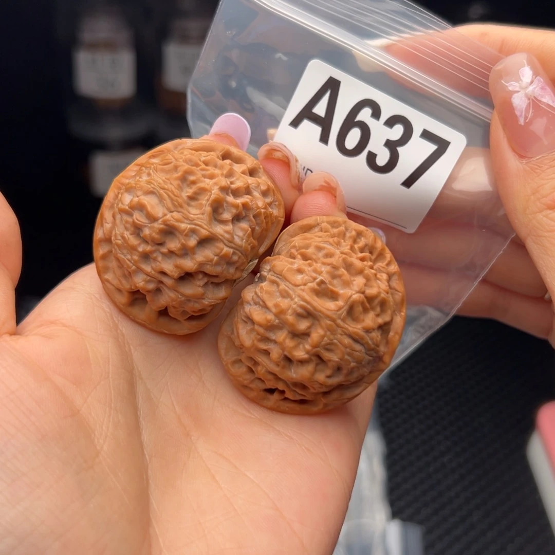 宵***文玩核桃吊坠宫灯