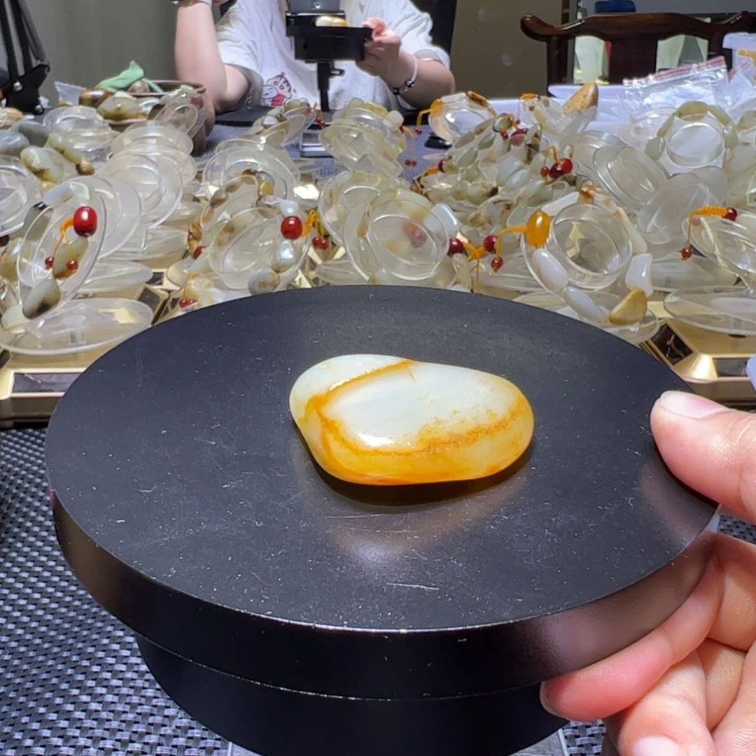 和田玉（子料）未镶嵌吊坠(不含链)35克