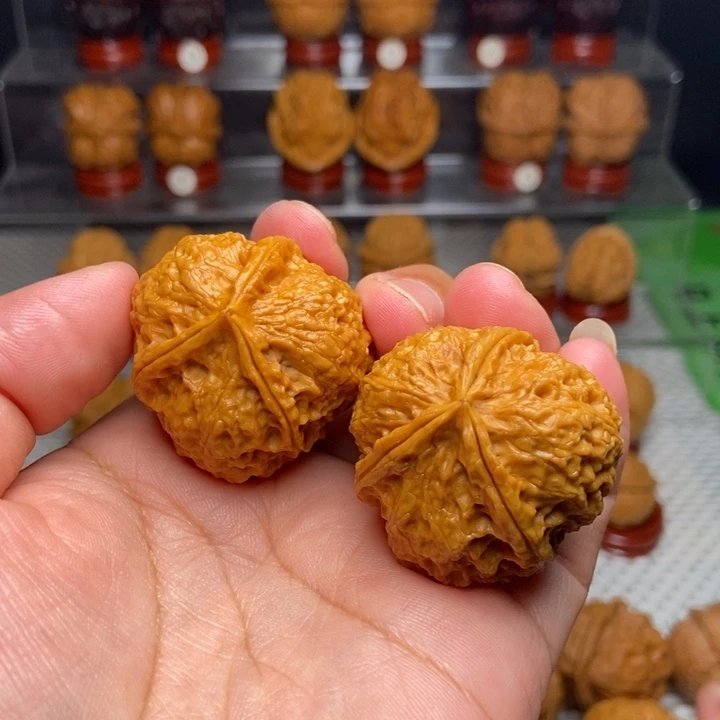 文玩核桃把件七星三棱35