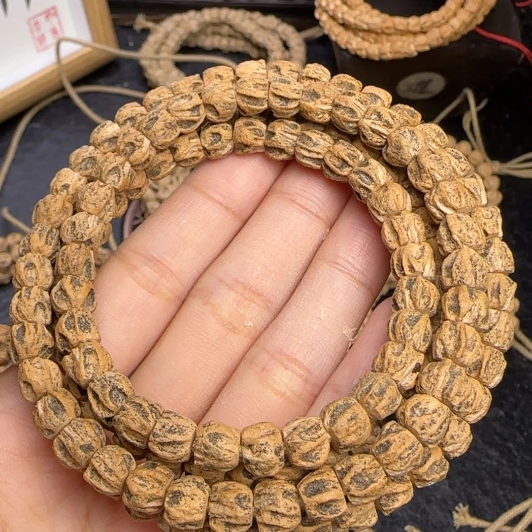 柏香籽/百香籽吊坠游****?