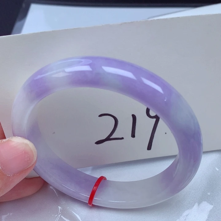 翡翠手镯未镶嵌翡翠