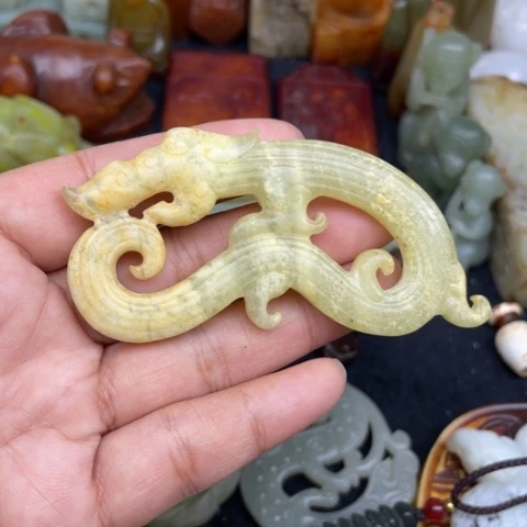 蛇纹石玉未镶嵌颈饰105