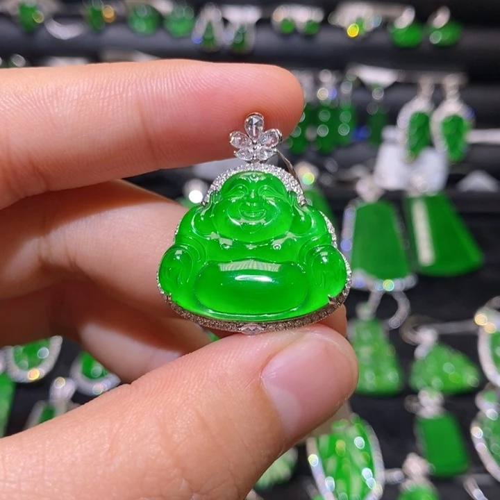 颈饰18K金镶嵌翡翠天然翡翠