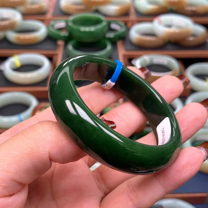 和田玉（碧玉）手镯未镶嵌