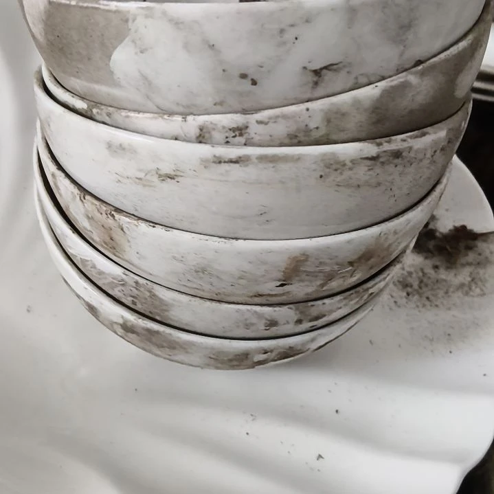 陶瓷盘子碗啥都有