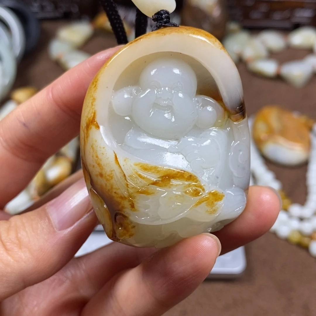 和田玉未镶嵌把件