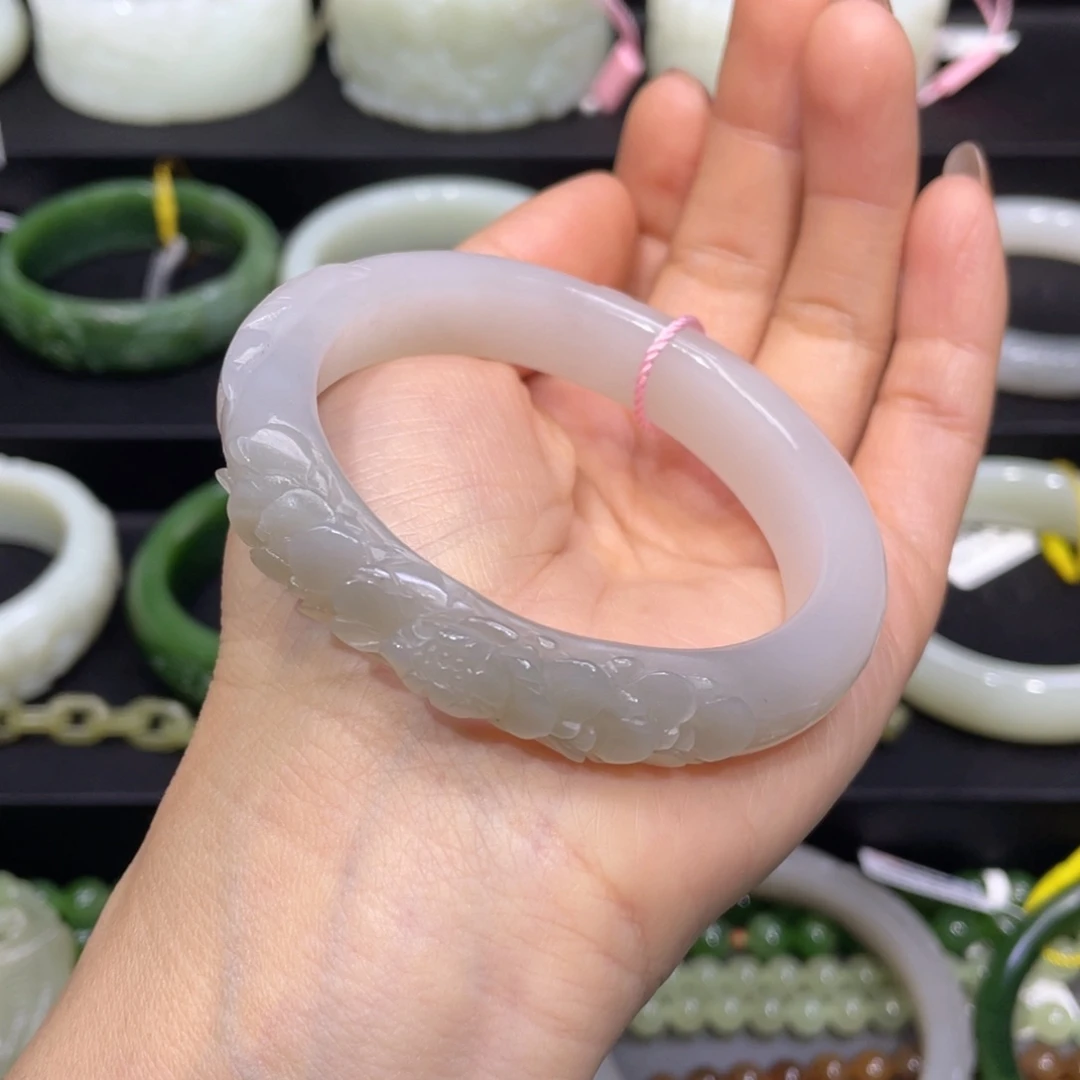 和田玉手镯55圈口 编号52未镶嵌