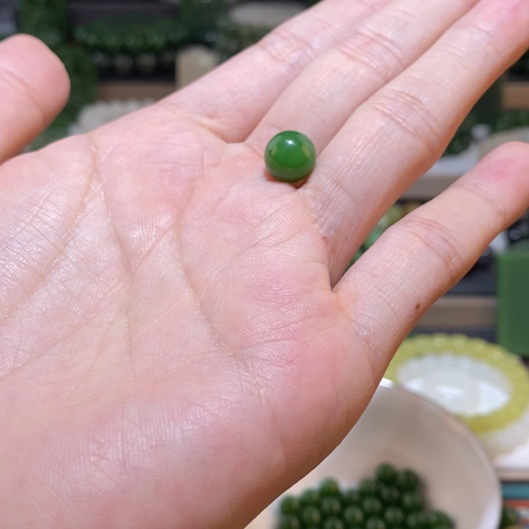 和田玉单珠未镶嵌卡10俄七阳绿单珠