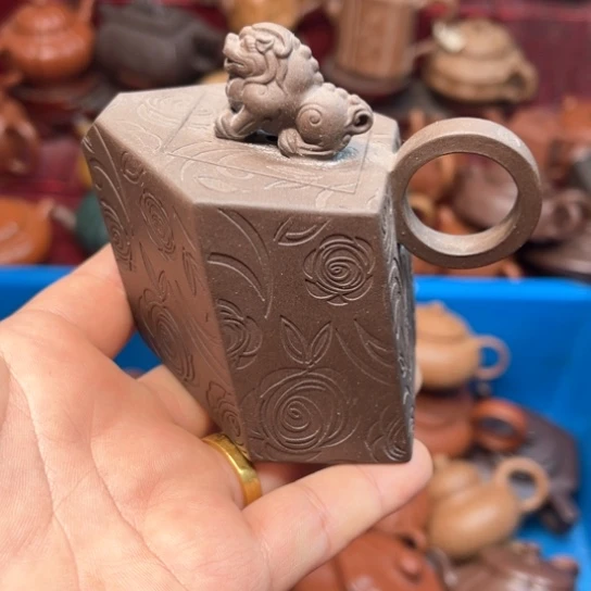 紫砂茶壶瑕疵………………