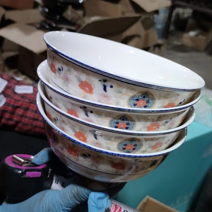 摆件盘子碗茶壶啥都有