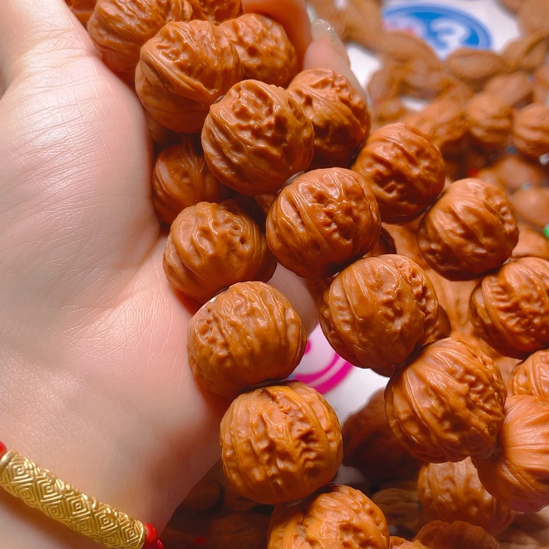 赵***臭吊坠文玩核桃京八棱