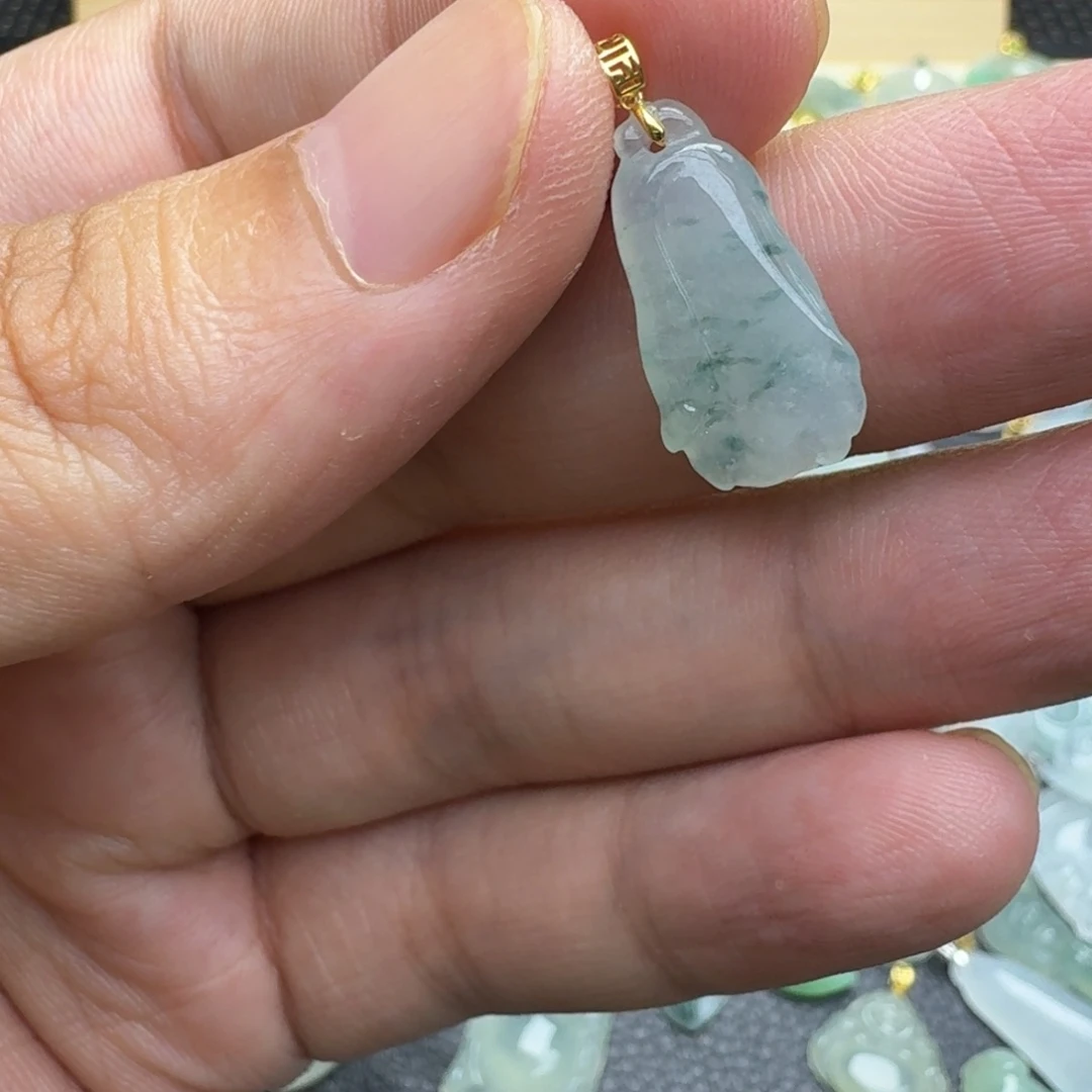 翡翠18K金镶嵌吊坠(不含链)小白菜