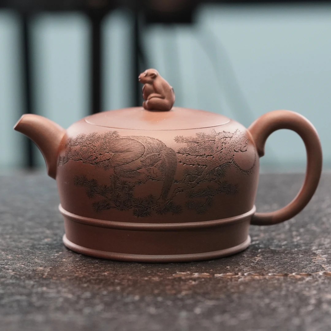 lot.20525 储国峰 紫泥猴桃献瑞壶 340cc