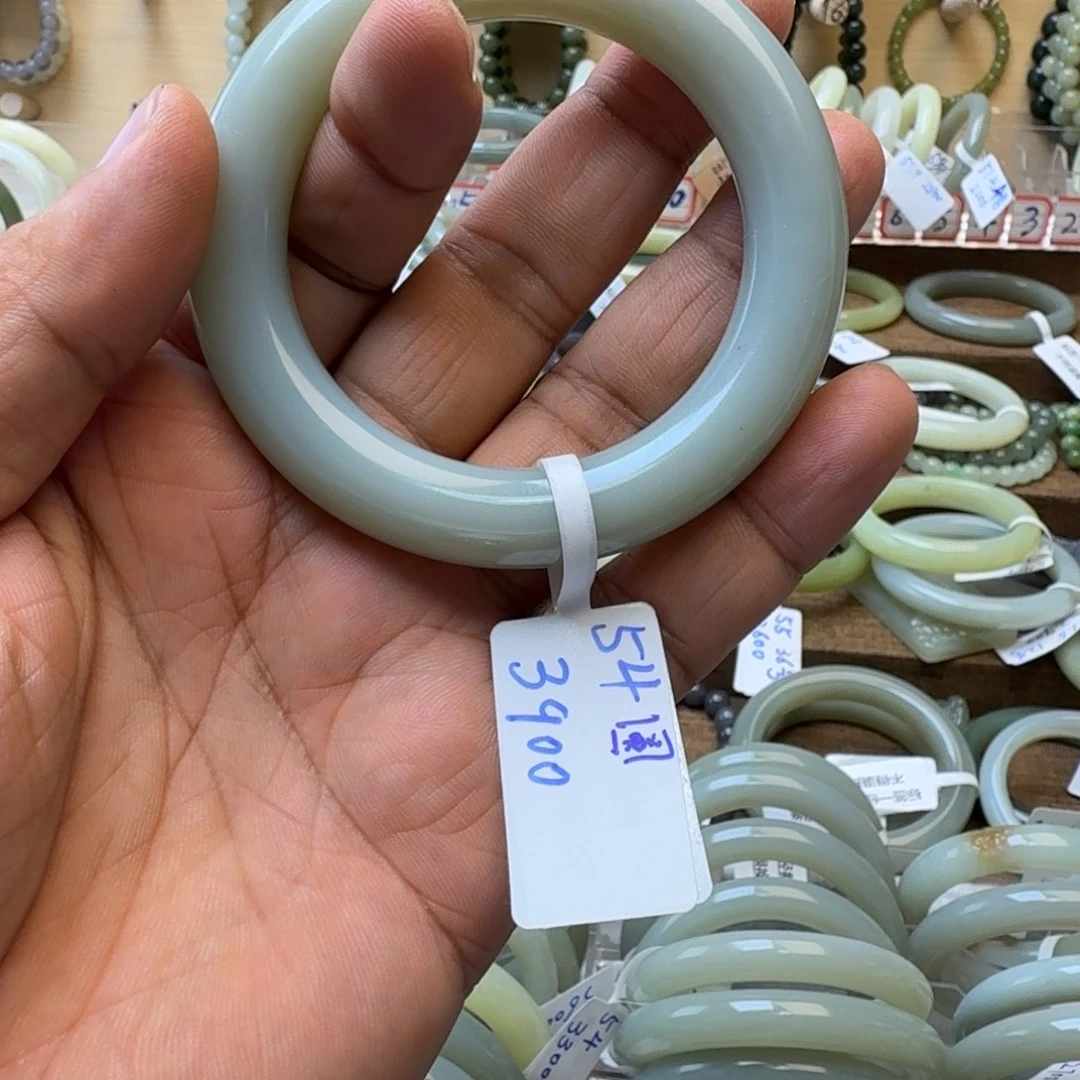 森***佳和田玉未镶嵌手镯