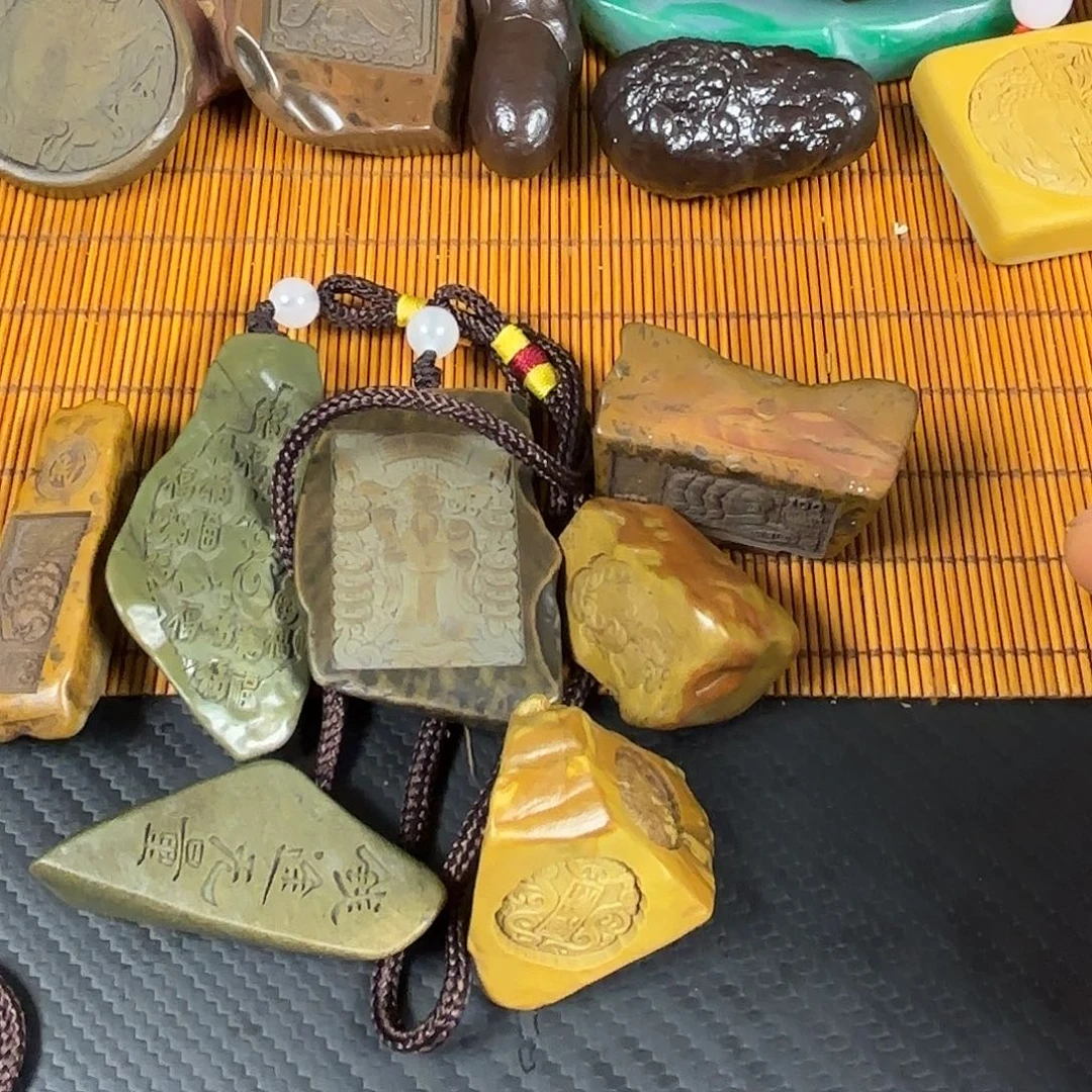 新疆戈壁石原石雕刻