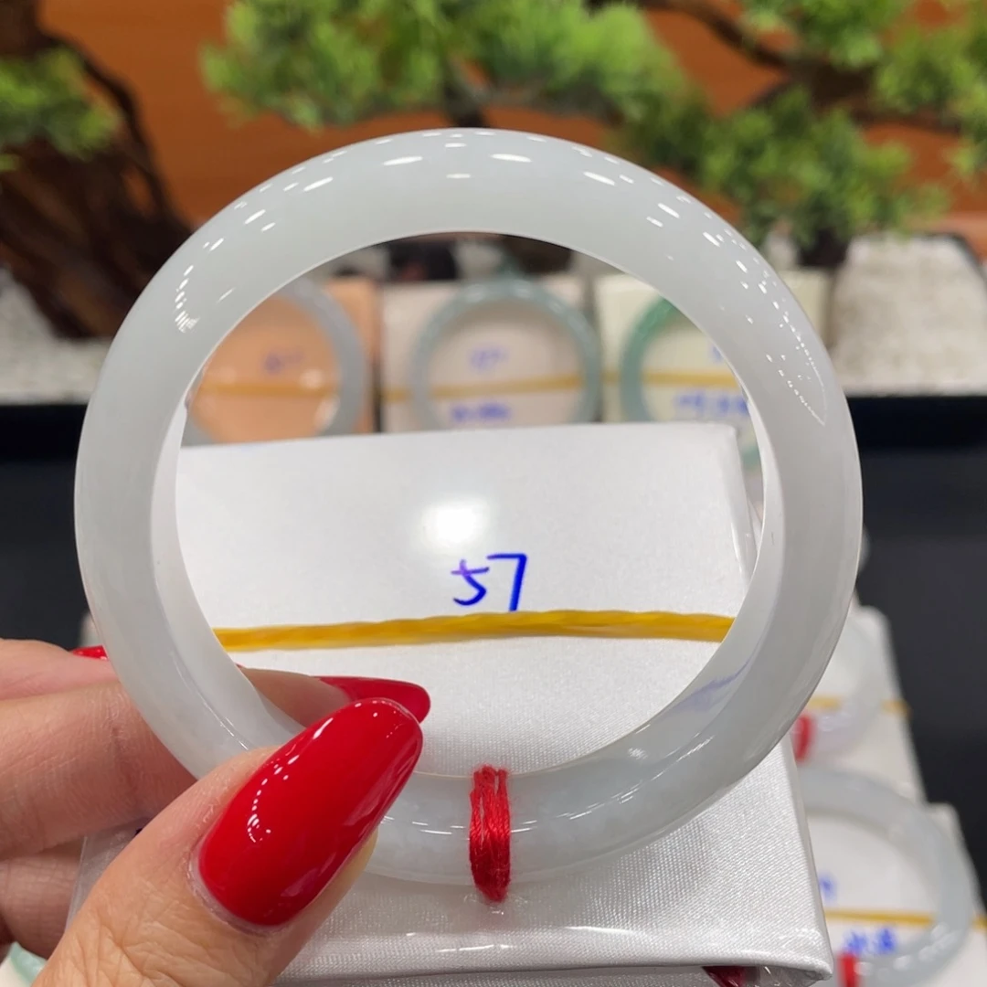 未镶嵌手镯翡翠缅甸