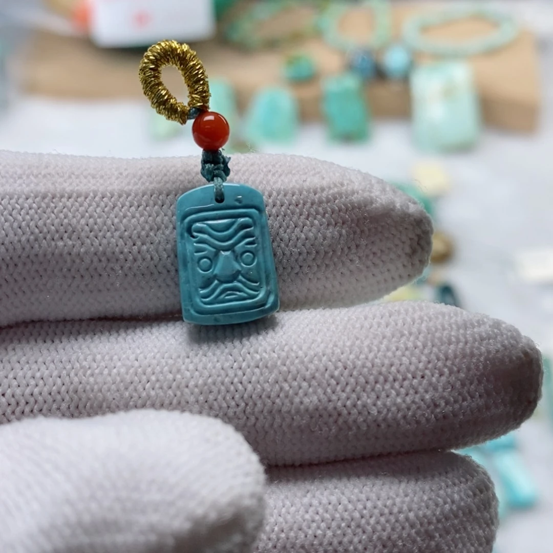 绿松石颈饰未镶嵌