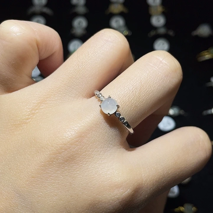 翡翠未镶嵌戒指戒指