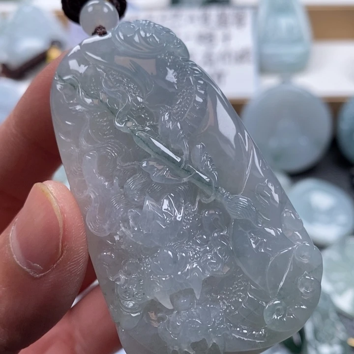 翡翠颈饰未镶嵌翡翠