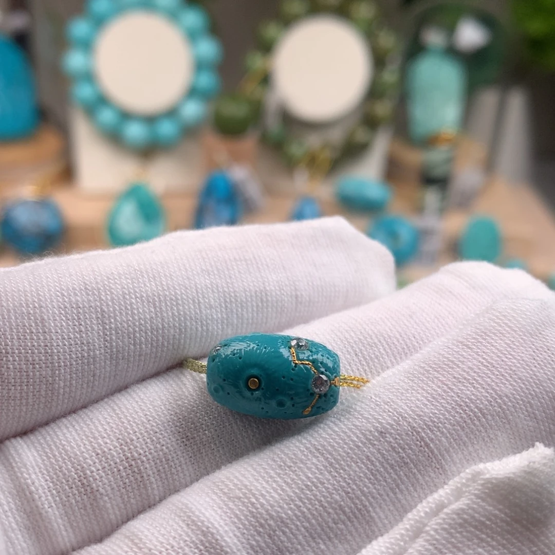 绿松石未镶嵌珠宝奇石