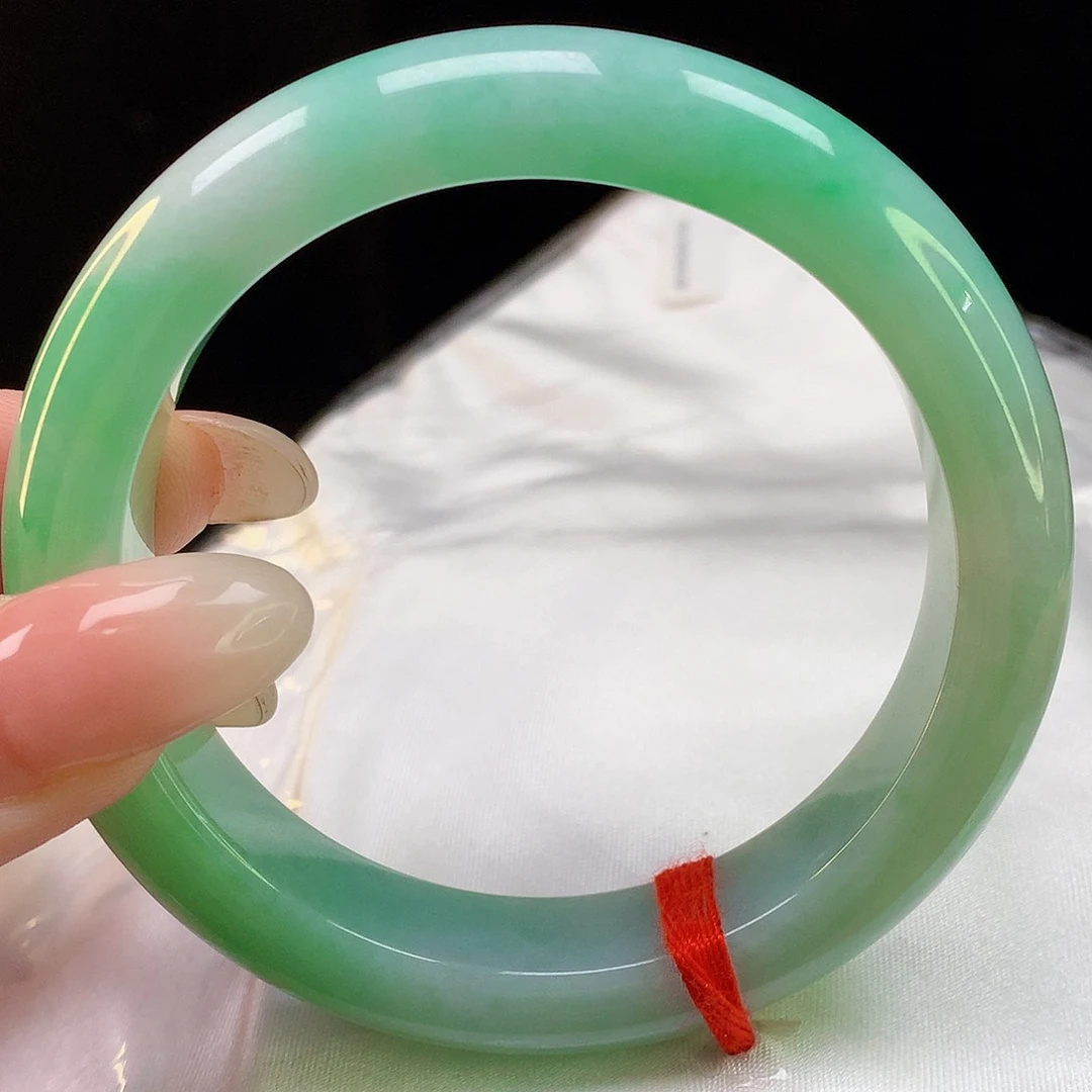 翡翠手镯未镶嵌天然翡翠8222