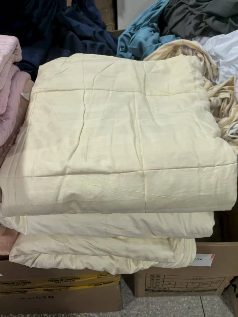 《厚广家》3楼200×230黄色加厚全棉100%柞蚕丝被 发1张微瑕疵6斤