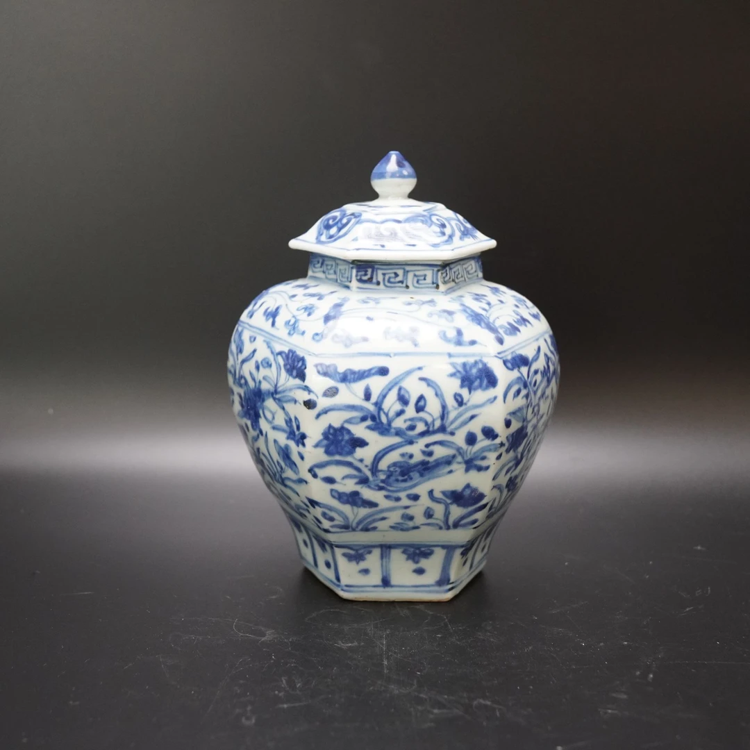 Lot.25080578明正德青花满池娇纹盖罐 高：约21cm