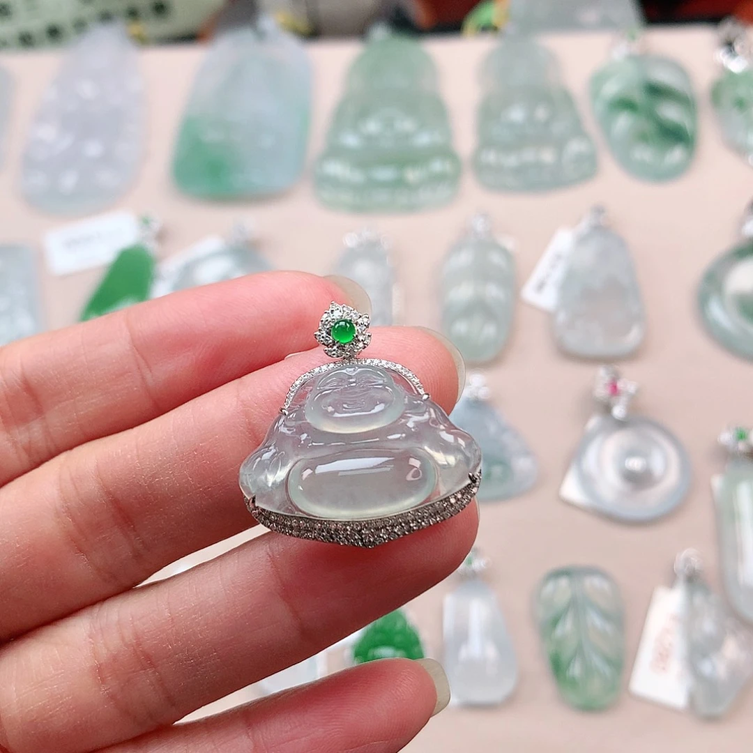 翡翠颈饰18K金镶嵌佛公