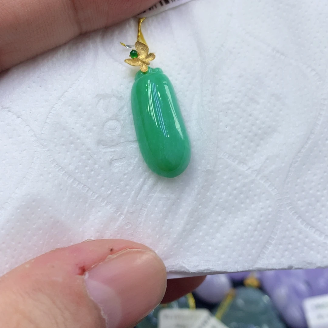 翡翠18K金镶嵌颈饰翡翠