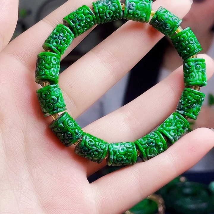 翡翠未镶嵌颈饰多样性