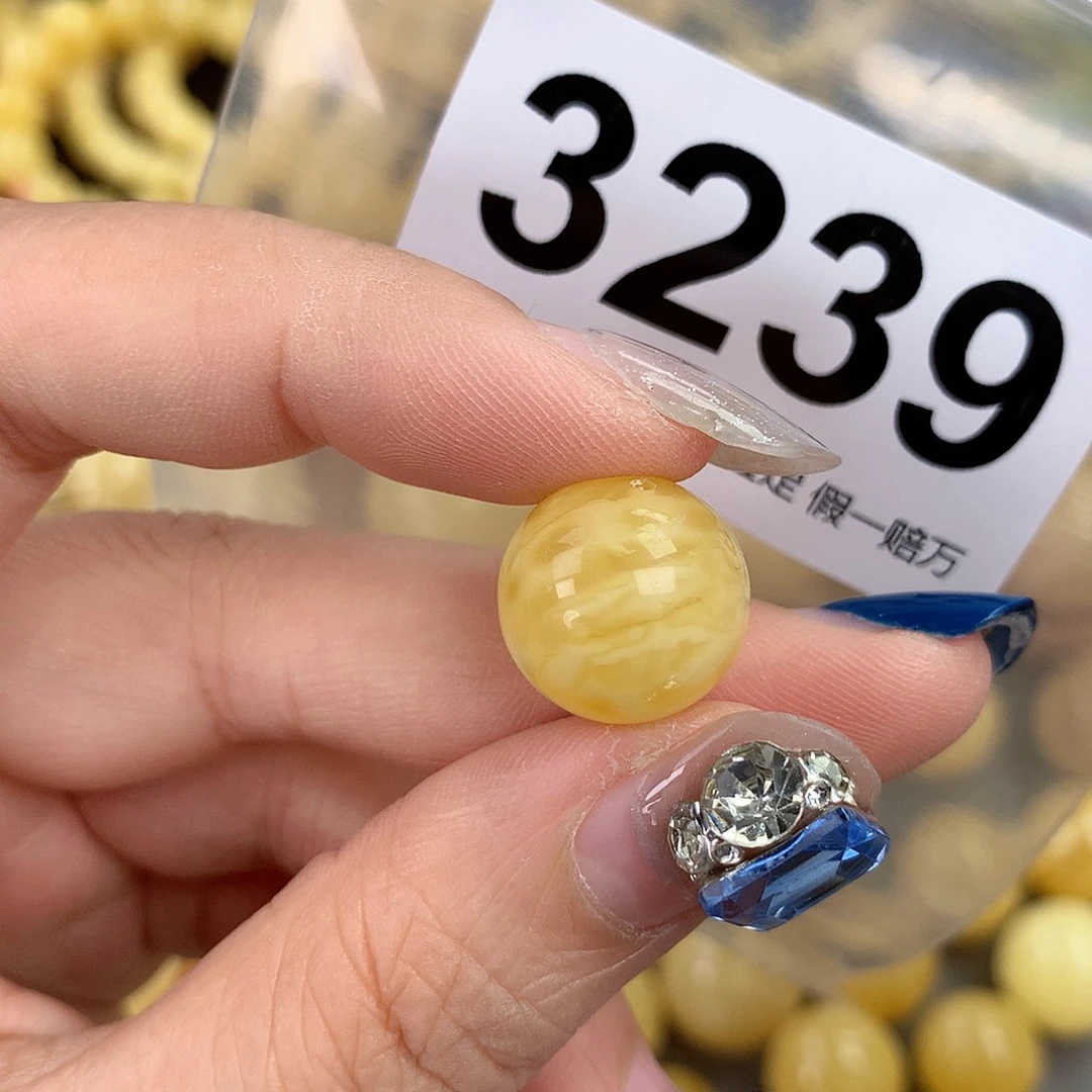 蜜蜡未镶嵌珠宝奇石15