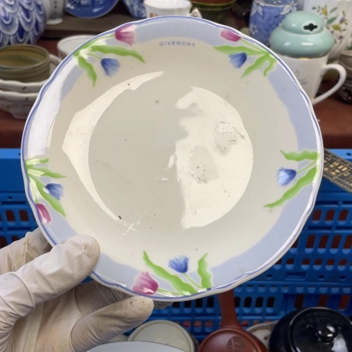 他家瓷器真美…开播了