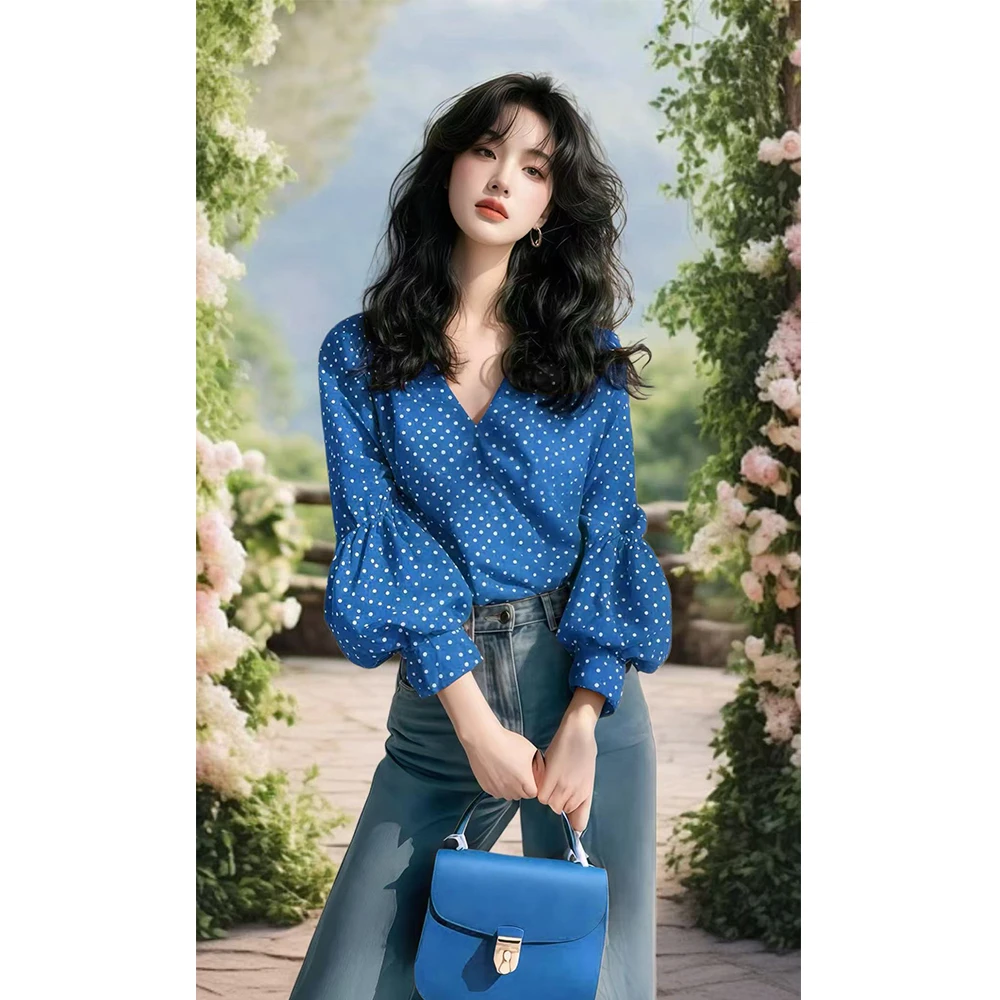 2025早春新款超好看独特漂亮衬衫蓝色v领波点灯笼袖宽松上衣女