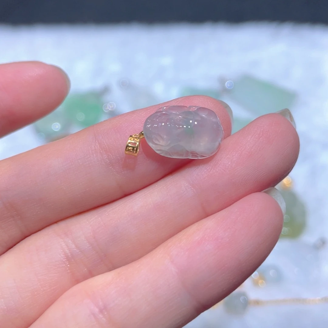 翡翠18K金镶嵌颈饰翡翠