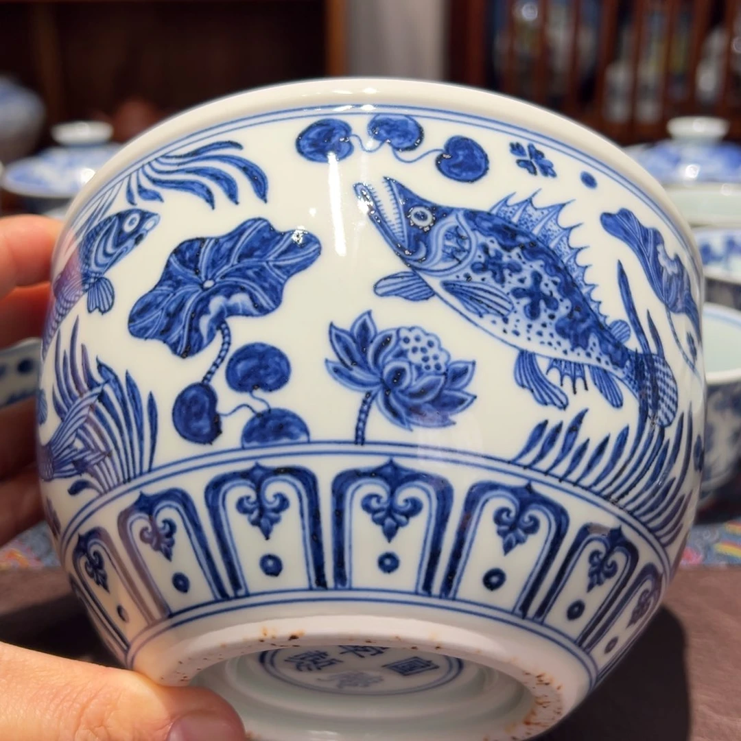 杯青花鱼藻纹小缸口径约15.9高9.9厘米