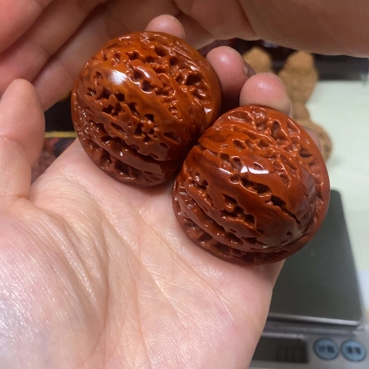 文玩核桃吊坠光头楼