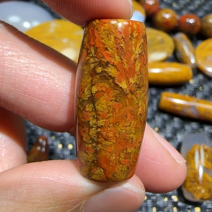 有***福玛瑙/玉髓未镶嵌吊坠