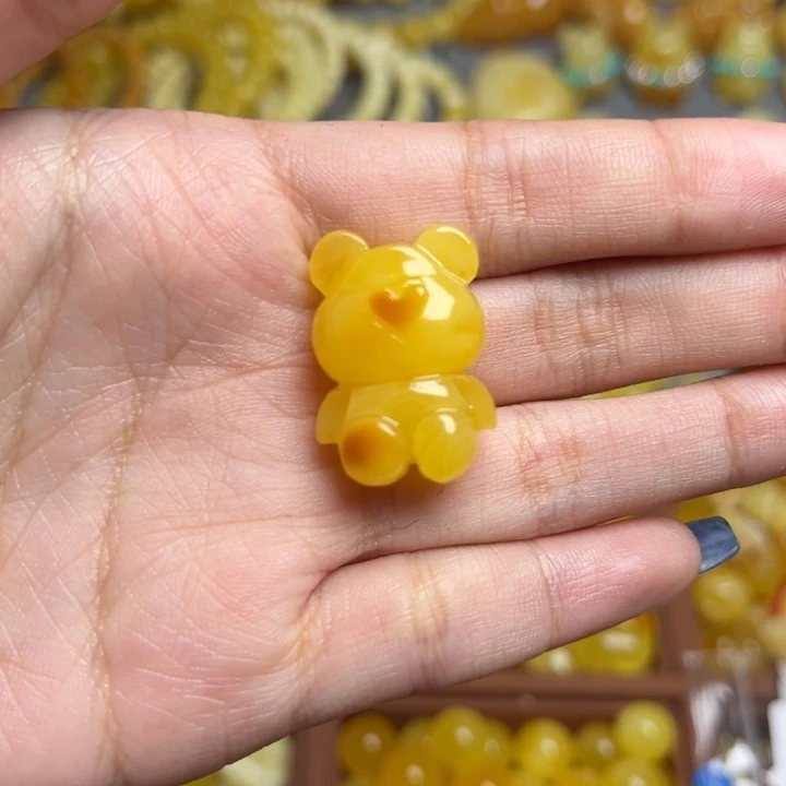 蜜蜡未镶嵌珠宝奇石-159-天然蜜蜡满蜡俏色小熊