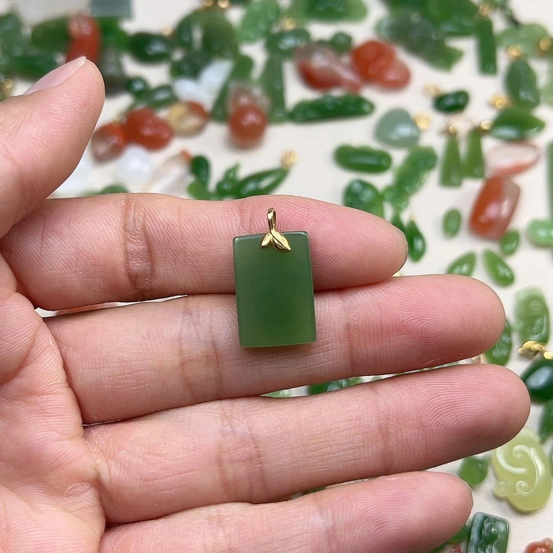 和田玉（碧玉）18K金镶嵌颈饰