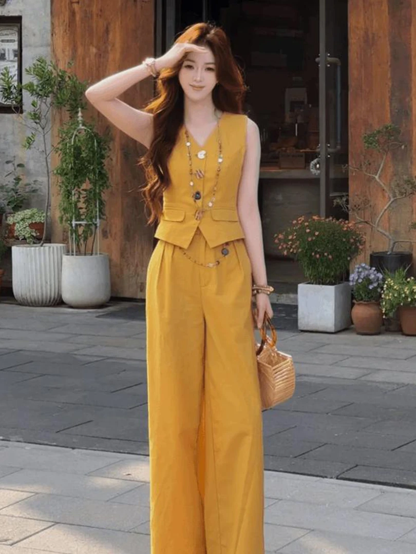 2025超火夏装大方得体穿搭一整套端庄大气轻奢姜黄色马甲套装裤女