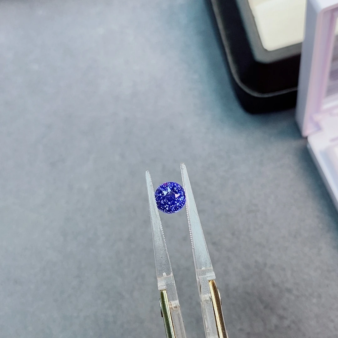 裸石蓝宝石2.05ct 矢车菊