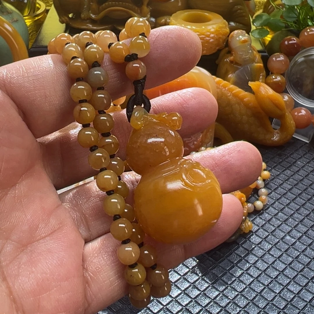 石英质玉未镶嵌颈饰