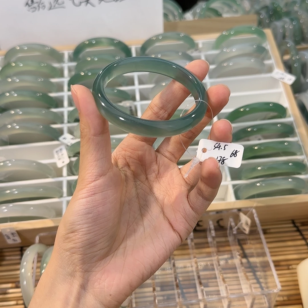 玛瑙/玉髓未镶嵌手镯圈口54.5