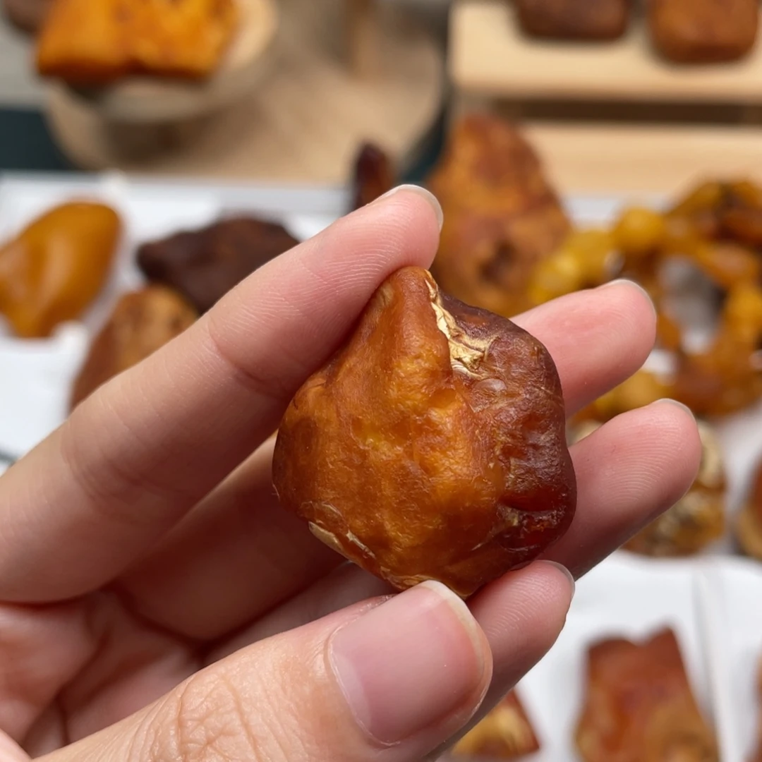 琥珀未镶嵌珠宝奇石