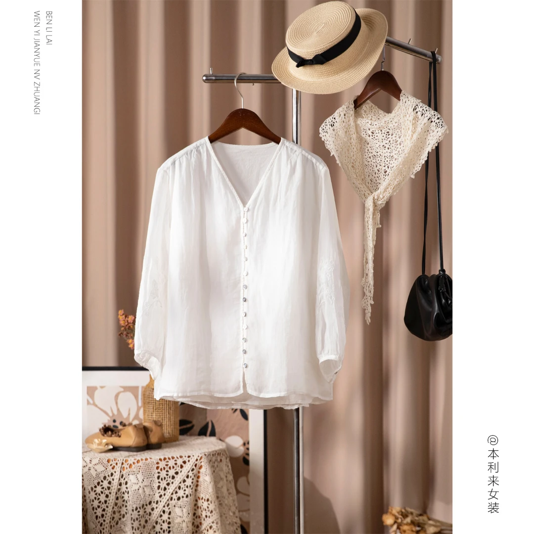 【本利来】文艺休闲V领刺绣苎麻衬衫女夏季薄款显瘦舒适上衣6576