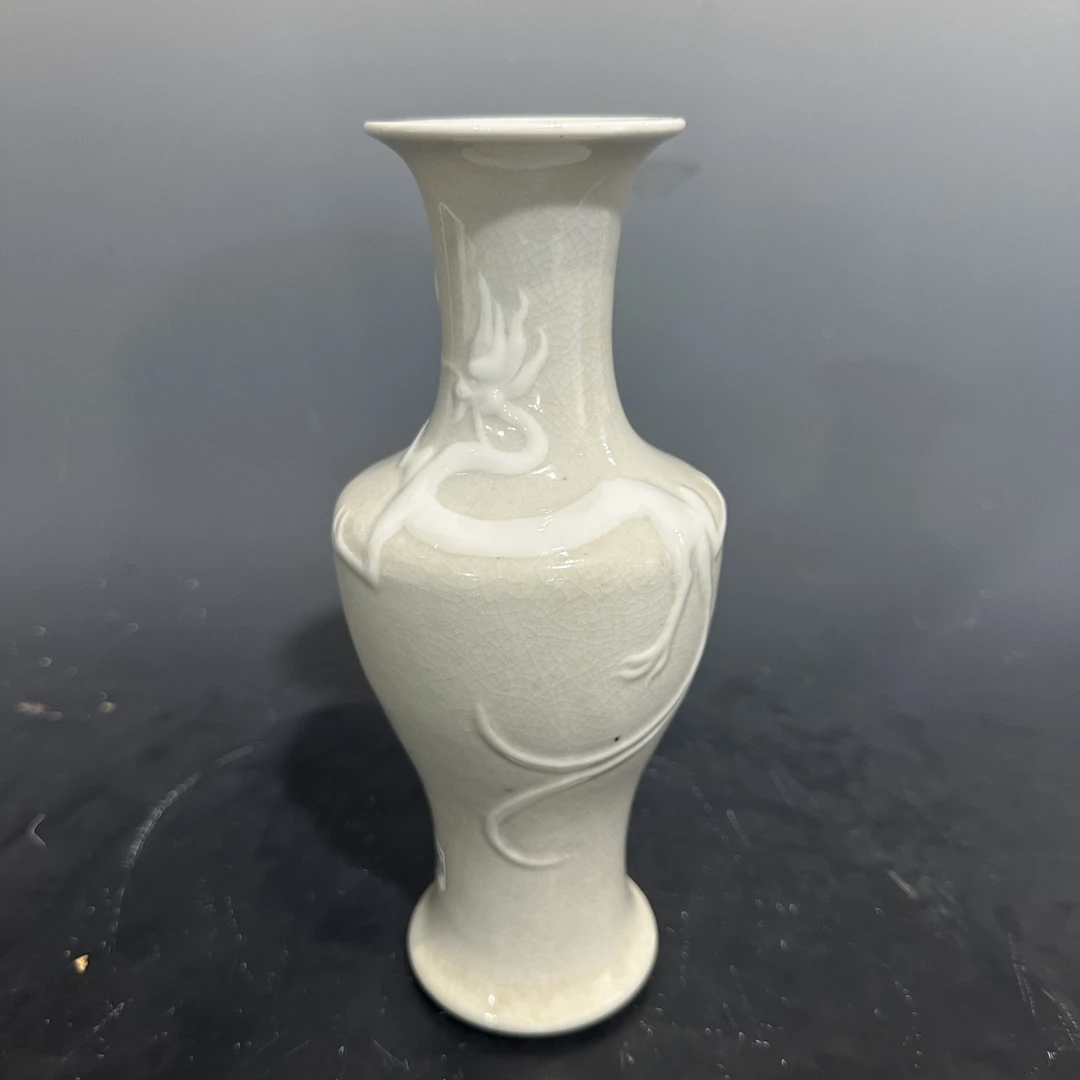 A0816145  清晚期 仿哥釉堆白螭龙纹撇口瓶 高度23肚径9.5口径7