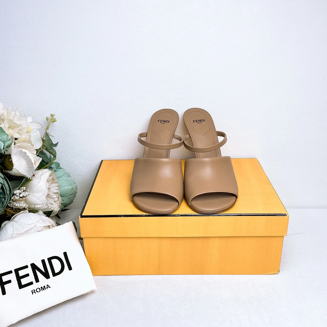 全新未使用 FENDI/芬迪 高跟鞋/37码/Xspn4905