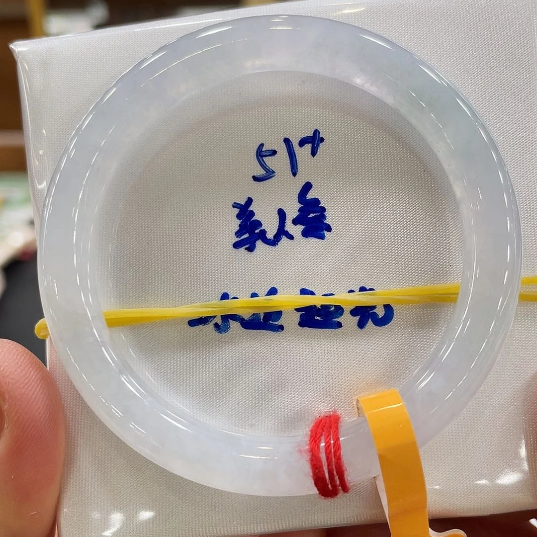 翡翠手镯未镶嵌翡翠手镯