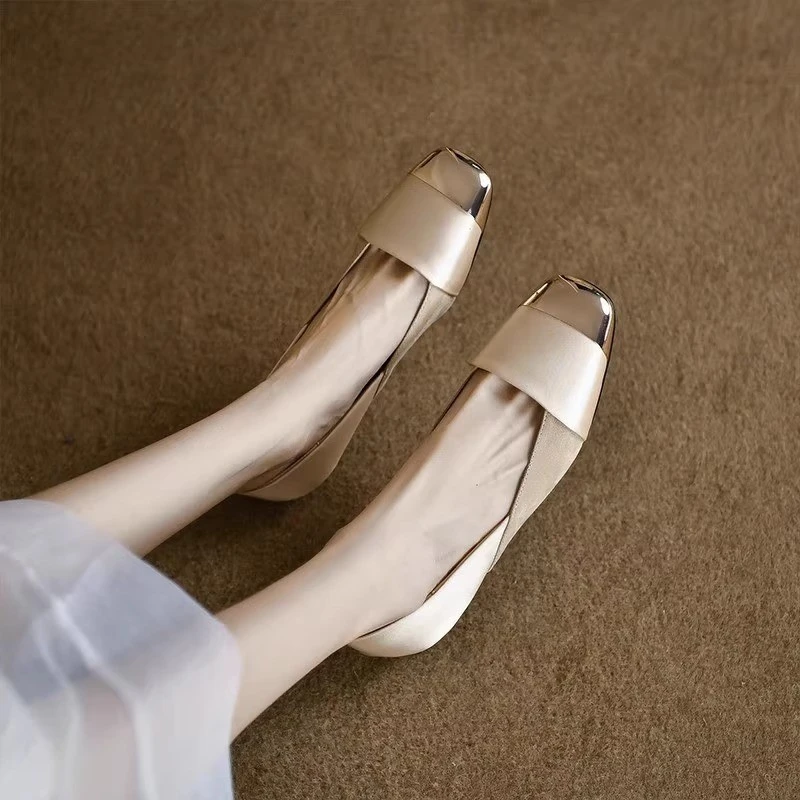 2025秋冬新款气质缎面拼色浅口低跟玛丽珍鞋方头拼接平底小单鞋女