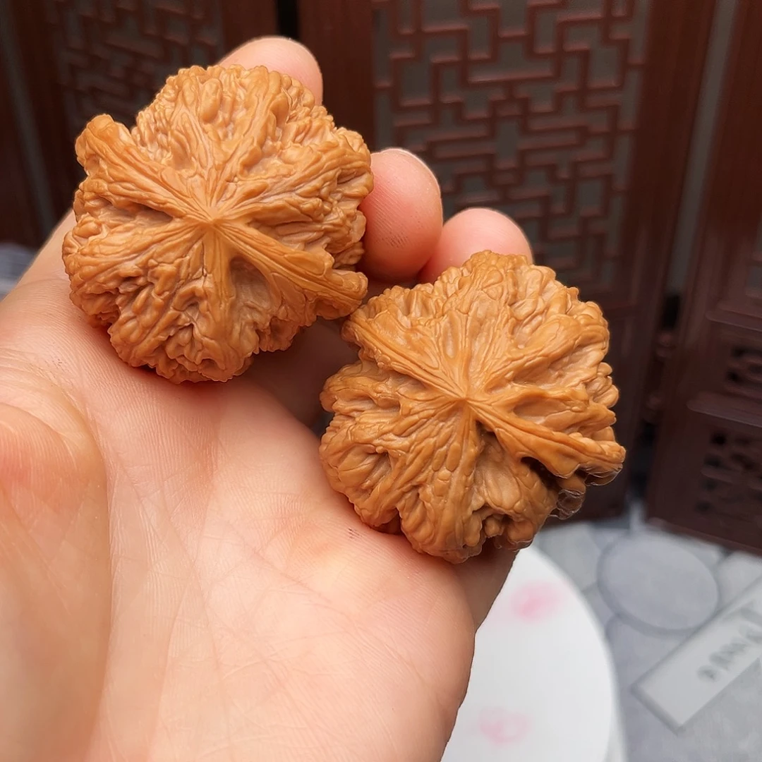 文玩核桃吊坠粗筋